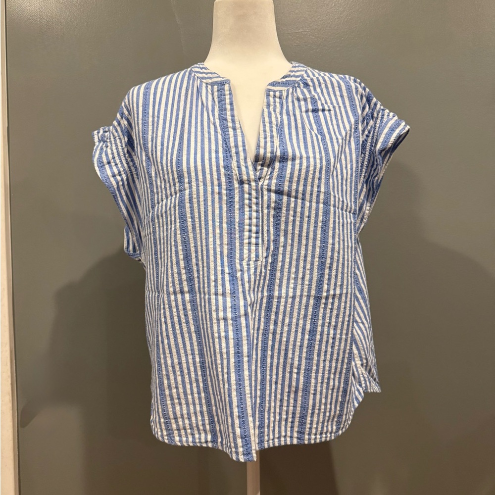 *GENTLY WORN* Time & Tru Women's Size L Ruffle Collar Tank